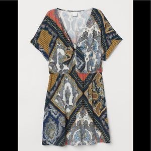 BOGO 🤑 - H&M PAISLEY V-NECK FRONT TIE DRESS